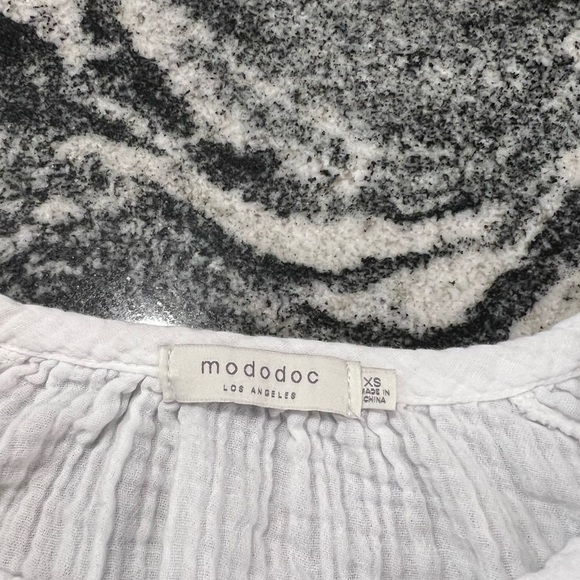 Mododoc White muslin Straight Cut Top with Spliced Neckline - Picture 10 of 14